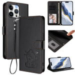 Geprägte Herz Katze Handyhülle aus Leder mit Handschlaufe, für iPhone Air, für iPhone 16 Pro Max, für iPhone 16 Pro, für iPhone 16 Plus