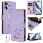 Geprägte Herz Katze Handyhülle aus Leder mit Handschlaufe, für iPhone Air, für iPhone 16 Pro Max, für iPhone 16 Pro, für iPhone 16 Plus