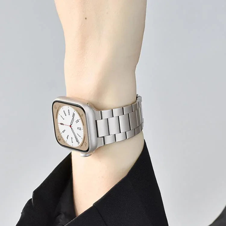 Dreireihiges Edelstahl-Uhrenarmband mit 3D-gebogener Folie, für Apple Watch Series 42 mm