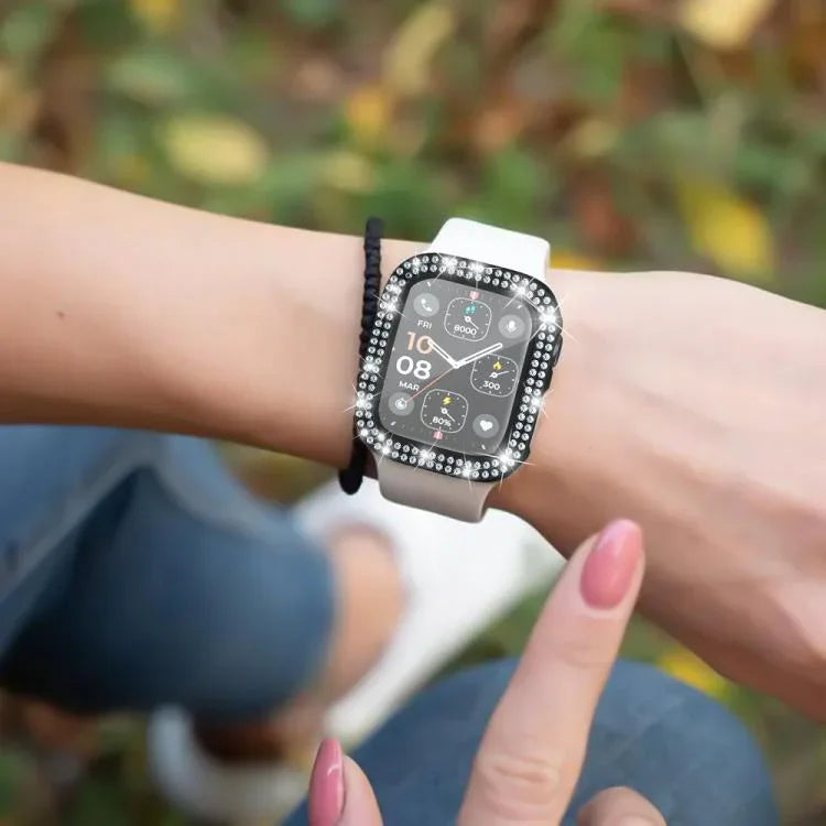 xDfind Doppelreihige Diamant-Schutzfolie aus gehärtetem Glas mit integrierter PC-Hülle für Apple Watch Series 6 / 5 / 4 / SE 44 mm, Apple Watch Series 6 / 5 / 4 / SE 40 mm, Apple Watch Series 11 46 mm / 10 46 mm, Apple Watch Series 11 42 mm / 10 42 mm ...