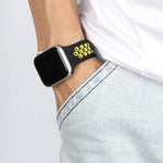Elastisches Silikon-Armband für Apple Watch Series 6 &amp; SE &amp; 5 &amp; 4 40 mm / 3 &amp; 2 &amp; 1 38 mm, 135 mm (Schwarz/Gelb), 135 mm (Schwarz/Grau), 150 mm (Rot/Schwarz)