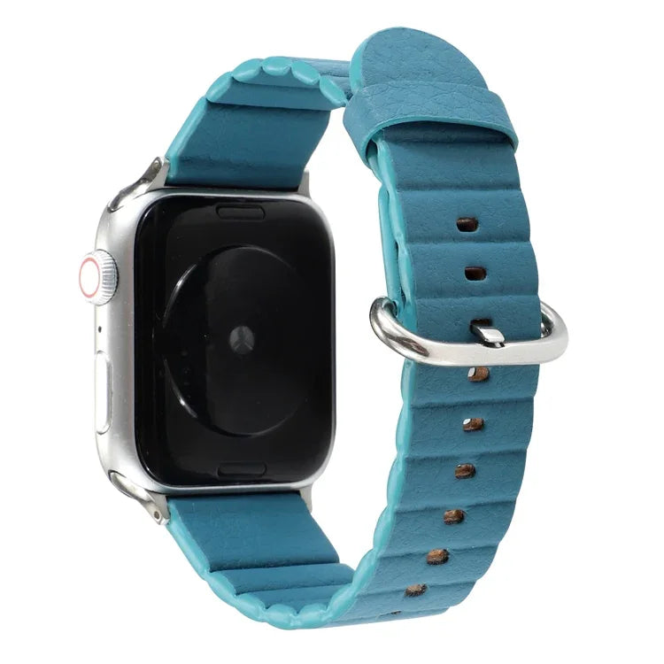 Ersatzarmband mit Schlaufenmuster und Metallschließe, für Apple Watch Series 7 (41 mm), Series 6, SE, Series 5 und Series 4 (40 mm) sowie Series 7 (45 mm), Series 6, SE, Series 5 und Series 4 (44 mm).