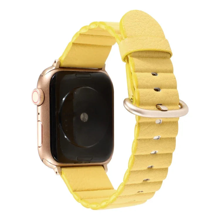 Ersatzarmband mit Schlaufenmuster und Metallschließe, für Apple Watch Series 7 (41 mm), Series 6, SE, Series 5 und Series 4 (40 mm) sowie Series 7 (45 mm), Series 6, SE, Series 5 und Series 4 (44 mm).