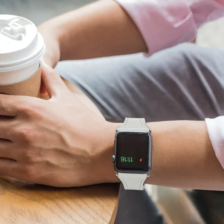 Ersatzarmband aus Leder mit Stahlknopf, für Apple Watch Series 7 (41 mm), 6, SE, 5 und 4 (40 mm) sowie für Apple Watch Series 7 (45 mm), 6, SE, 5 und 4 (44 mm).