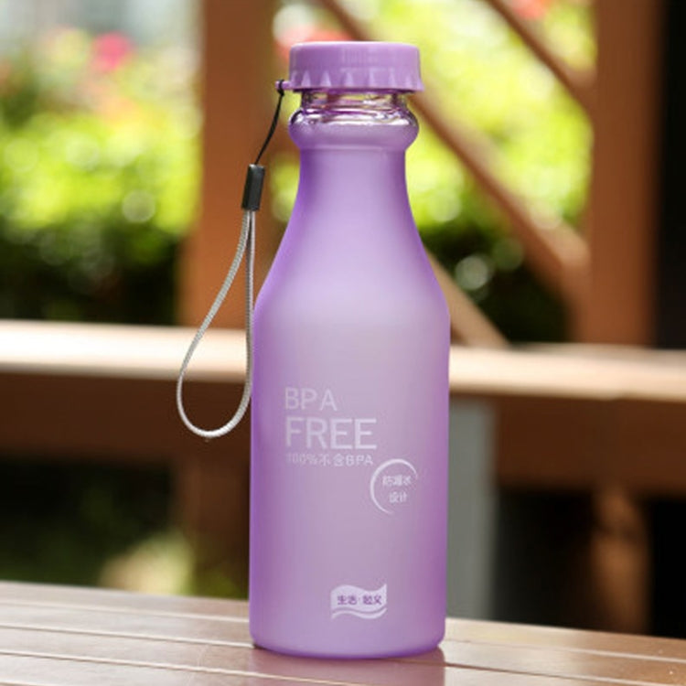 550 ml Frostsichere auslaufsichere tragbare Sodaflasche aus Kunststoff, versiegelt, einfache praktische Studententrinkflasche, 550 ml