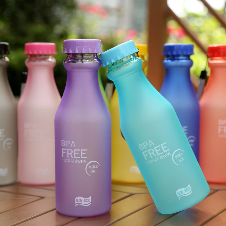 550 ml Frostsichere auslaufsichere tragbare Sodaflasche aus Kunststoff, versiegelt, einfache praktische Studententrinkflasche, 550 ml