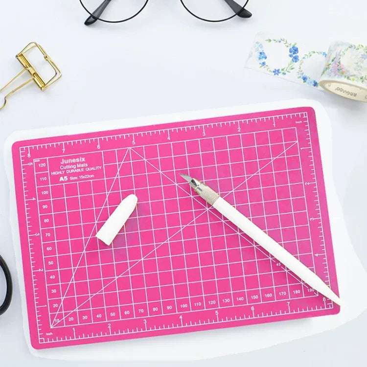 Junesix A5 Schneidematten-Set Schneidematte & Lineal & Schnitzmesser, Junesix A5 (Minzgrün), Junesix A5 (Pink), Junesix A5 (Blau), Junesix A5 (Lila)