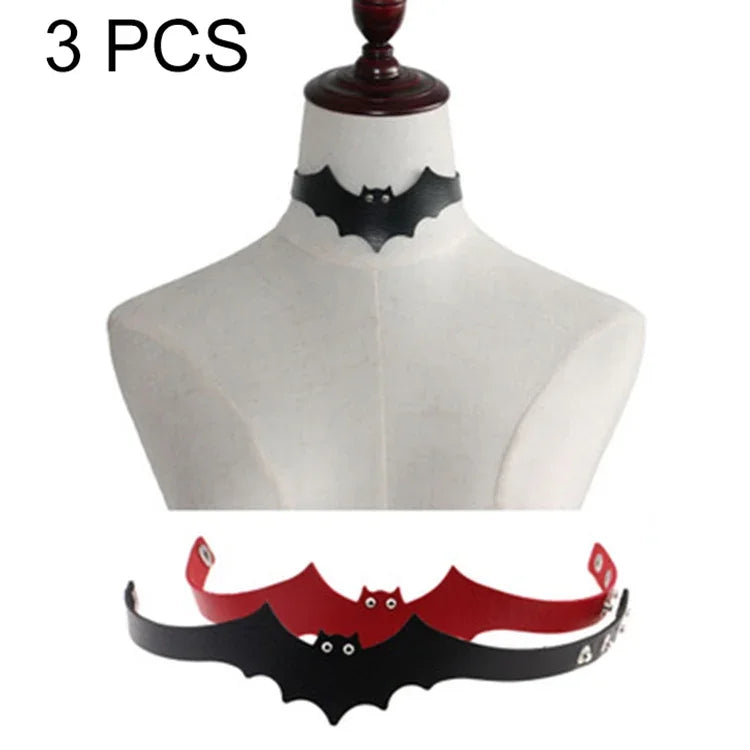 3-teiliges Set beliebter Lederhalsbänder im europäischen und amerikanischen Fledermaus-Stil, Farbauswahl zufällig