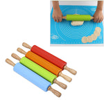 kn055 Backrolle aus massivem Holzgriff mit Silikon, antihaftbeschichtet, für Teig und Knödel, Länge: 29 cm, zufällige Farblieferung, 29 cm