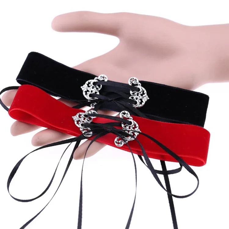 2 Stück modische Choker-Halsketten aus Samt mit Druckknopfverschluss im europäischen und amerikanischen Streetstyle, zufällige Farbauswahl, TERQ02