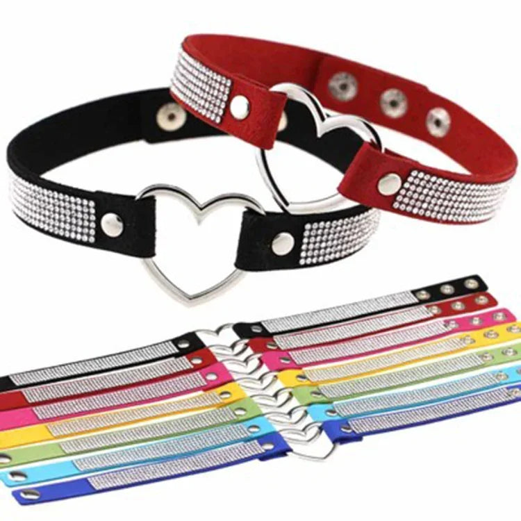 Japanische Harajuku-Strass-Herz-Punk-Halskette für Damen, zufällige Farbauswahl, TXXQ03