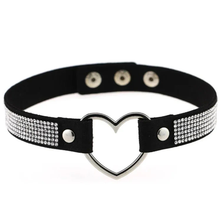 Japanische Harajuku-Strass-Herz-Punk-Halskette für Damen, zufällige Farbauswahl, TXXQ03