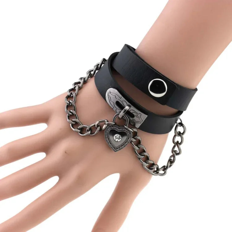 Europäisches und amerikanisches Harajuku-Punk-Herzhalsband mit Schloss, Lederhalsband, Farbauswahl zufällig, TXXQ05