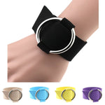 2 Stück schlichte runde Samtarmbänder im europäischen und amerikanischen Stil, modisches Metallarmband, Farbauswahl zufällig