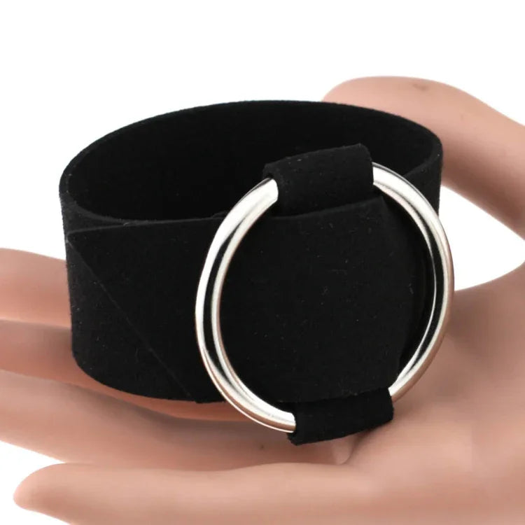 2 Stück schlichte runde Samtarmbänder im europäischen und amerikanischen Stil, modisches Metallarmband, Farbauswahl zufällig