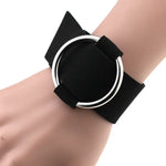 2 Stück schlichte runde Samtarmbänder im europäischen und amerikanischen Stil, modisches Metallarmband, Farbauswahl zufällig
