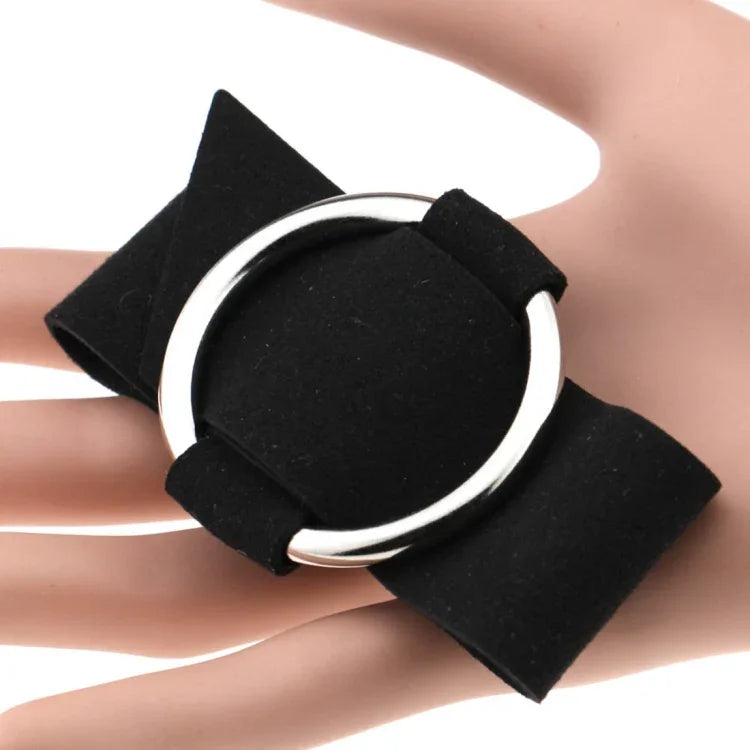 2 Stück schlichte runde Samtarmbänder im europäischen und amerikanischen Stil, modisches Metallarmband, Farbauswahl zufällig