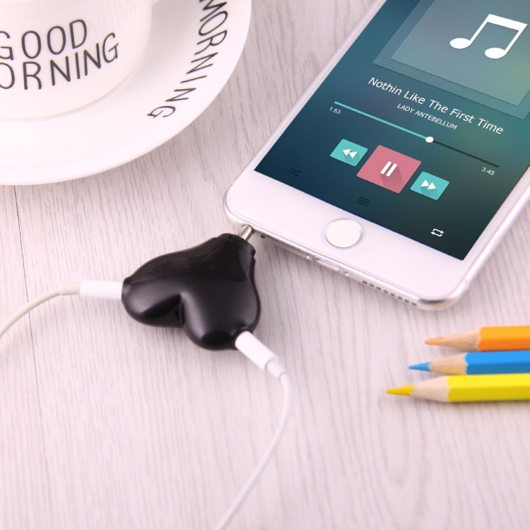 1 Männlich zu 2 Weiblich 3,5 mm Klinkenstecker Multifunktionaler herzförmiger Kopfhörer Audio-Video-Splitter Adapter mit Schlüsselanhänger für iPhone, iPad, iPod, Samsung, Xiaomi, HTC und andere 3,5 mm Audio-Schnittstellen elektronische digitale Produkte