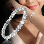Glamouröses weibliches Kristallarmband mit künstlichem Diamanten, für Hochzeit, Verlobung, Muttertag und Geburtstagsgeschenk, Durchmesser: 5,25 cm, Umfang: 16,5 cm, Silber