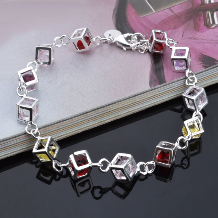 Hohles kariertes, farbenfrohes Strass-Modearmband in Silber (Silber)