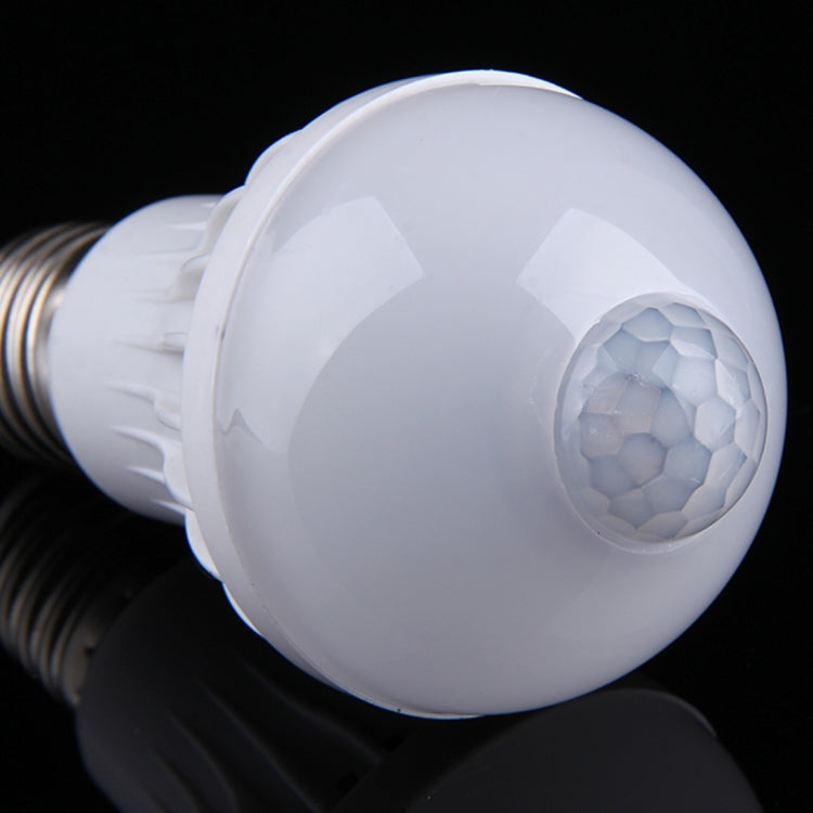 E27 5W 12 LEDs SMD 5730 300LM Infrarot-Bewegungssensor-LED-Glühbirne, Sensorabstand: 4-6m, AC 220V, E27 5W Weißlicht, E27 5W Warmweiß