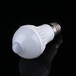 Sensorabstand: 4-6m, AC 85-265V, E27 9W Weißlicht, E27 9W Warmweiß