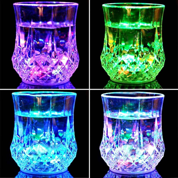 Kreativer bunter LED-Leucht-Ananas-Induktions-Regenbogenfarben-Becher, LED-Leucht-Ananas-Becher