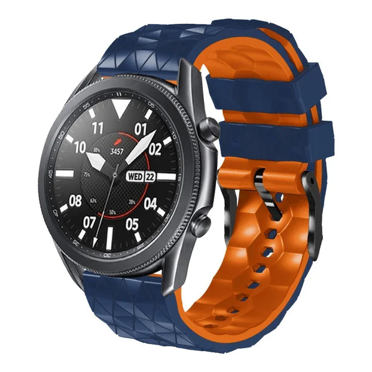 22 mm breites Silikonarmband mit Fußballmuster in zwei Farben, passend für Samsung Galaxy Watch3 (45 mm), Samsung Galaxy Watch (46 mm), Samsung Gear S3 Classic und Samsung Gear S3 Frontier.