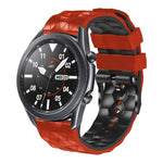22 mm breites Silikonarmband mit Fußballmuster in zwei Farben, passend für Samsung Galaxy Watch3 (45 mm), Samsung Galaxy Watch (46 mm), Samsung Gear S3 Classic und Samsung Gear S3 Frontier.