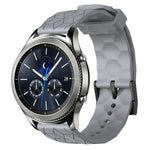22 mm breites, einfarbiges Silikon-Uhrenarmband mit Fußballmuster, passend für Samsung Galaxy Watch3 (45 mm), Samsung Galaxy Watch (46 mm), Samsung Gear S3 Classic und Samsung Gear S3 Frontier.