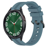 20 mm breites, konkaves, gestreiftes Silikon-Uhrenarmband, passend für Samsung Galaxy Watch 6 (40 mm) und Samsung Galaxy Watch 6 Classic (43 mm).