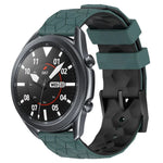 22 mm breites Silikonarmband mit Fußballmuster in zwei Farben, passend für Samsung Galaxy Watch3 (45 mm), Samsung Galaxy Watch (46 mm), Samsung Gear S3 Classic und Samsung Gear S3 Frontier.