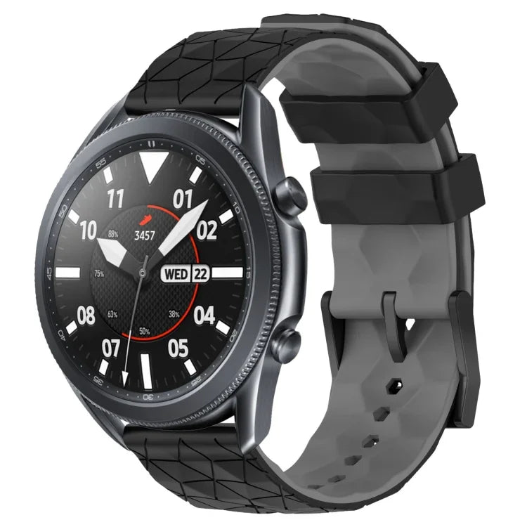 22 mm breites Silikonarmband mit Fußballmuster in zwei Farben, passend für Samsung Galaxy Watch3 (45 mm), Samsung Galaxy Watch (46 mm), Samsung Gear S3 Classic und Samsung Gear S3 Frontier.
