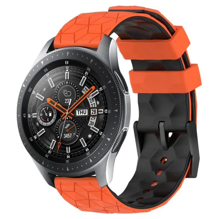 22 mm breites Silikonarmband mit Fußballmuster in zwei Farben, passend für Samsung Galaxy Watch3 (45 mm), Samsung Galaxy Watch (46 mm), Samsung Gear S3 Classic und Samsung Gear S3 Frontier.