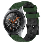 22 mm breites Silikonarmband mit Fußballmuster in zwei Farben, passend für Samsung Galaxy Watch3 (45 mm), Samsung Galaxy Watch (46 mm), Samsung Gear S3 Classic und Samsung Gear S3 Frontier.