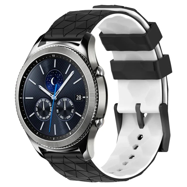 22 mm breites Silikonarmband mit Fußballmuster in zwei Farben, passend für Samsung Galaxy Watch3 (45 mm), Samsung Galaxy Watch (46 mm), Samsung Gear S3 Classic und Samsung Gear S3 Frontier.