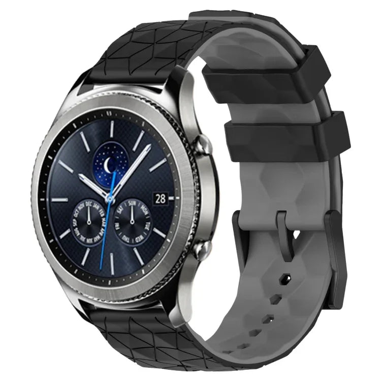 22 mm breites Silikonarmband mit Fußballmuster in zwei Farben, passend für Samsung Galaxy Watch3 (45 mm), Samsung Galaxy Watch (46 mm), Samsung Gear S3 Classic und Samsung Gear S3 Frontier.
