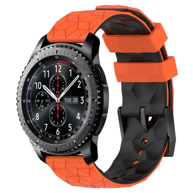 22 mm breites Silikonarmband mit Fußballmuster in zwei Farben, passend für Samsung Galaxy Watch3 (45 mm), Samsung Galaxy Watch (46 mm), Samsung Gear S3 Classic und Samsung Gear S3 Frontier.