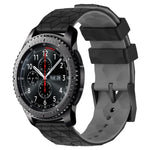 22 mm breites Silikonarmband mit Fußballmuster in zwei Farben, passend für Samsung Galaxy Watch3 (45 mm), Samsung Galaxy Watch (46 mm), Samsung Gear S3 Classic und Samsung Gear S3 Frontier.