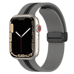 Zweifarbiges Silikonarmband mit Magnetverschluss, passend für Apple Watch Ultra (49 mm), Apple Watch Series 8 &amp; 7 (45 mm) und Apple Watch Series 8 &amp; 7 (41 mm).
