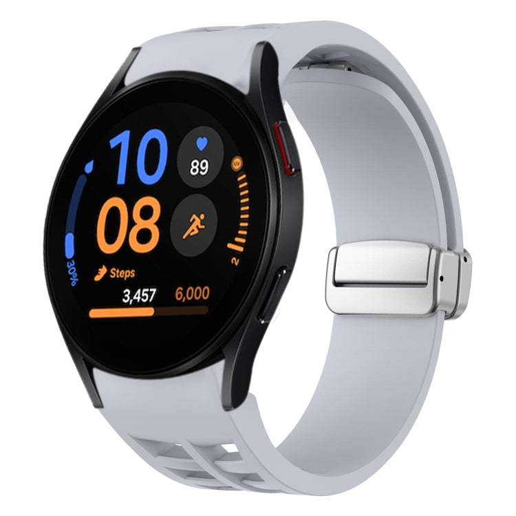 Richard Magnetisches faltbares silbernes Schnallen-Silikon-Uhrenarmband, für Samsung Galaxy Watch FE 40mm, für Sansung Galaxy Watch 5 Pro Golf Edition, für Samsung Galaxy Watch 5 Golf Edition