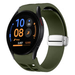Richard Magnetisches faltbares silbernes Schnallen-Silikon-Uhrenarmband, für Samsung Galaxy Watch FE 40mm, für Sansung Galaxy Watch 5 Pro Golf Edition, für Samsung Galaxy Watch 5 Golf Edition