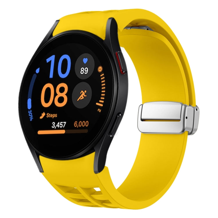 Richard Magnetisches faltbares silbernes Schnallen-Silikon-Uhrenarmband, für Samsung Galaxy Watch FE 40mm, für Sansung Galaxy Watch 5 Pro Golf Edition, für Samsung Galaxy Watch 5 Golf Edition