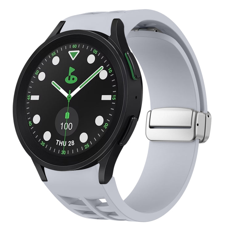 Richard Magnetisches faltbares silbernes Schnallen-Silikon-Uhrenarmband, für Samsung Galaxy Watch FE 40mm, für Sansung Galaxy Watch 5 Pro Golf Edition, für Samsung Galaxy Watch 5 Golf Edition