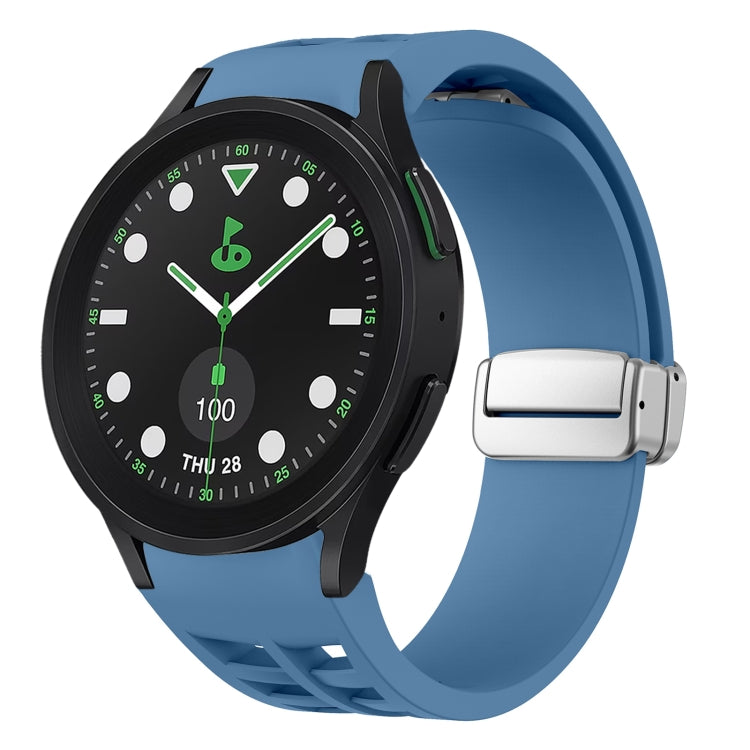 Richard Magnetisches faltbares silbernes Schnallen-Silikon-Uhrenarmband, für Samsung Galaxy Watch FE 40mm, für Sansung Galaxy Watch 5 Pro Golf Edition, für Samsung Galaxy Watch 5 Golf Edition