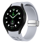 Richard Magnetisches faltbares silbernes Schnallen-Silikon-Uhrenarmband, für Samsung Galaxy Watch FE 40mm, für Sansung Galaxy Watch 5 Pro Golf Edition, für Samsung Galaxy Watch 5 Golf Edition