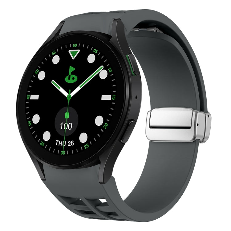 Richard Magnetisches faltbares silbernes Schnallen-Silikon-Uhrenarmband, für Samsung Galaxy Watch FE 40mm, für Sansung Galaxy Watch 5 Pro Golf Edition, für Samsung Galaxy Watch 5 Golf Edition