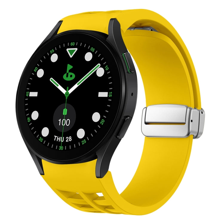 Richard Magnetisches faltbares silbernes Schnallen-Silikon-Uhrenarmband, für Samsung Galaxy Watch FE 40mm, für Sansung Galaxy Watch 5 Pro Golf Edition, für Samsung Galaxy Watch 5 Golf Edition