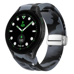 Richard Magnetisches faltbares silbernes Schnallen-Silikon-Uhrenarmband, für Samsung Galaxy Watch FE 40mm, für Sansung Galaxy Watch 5 Pro Golf Edition, für Samsung Galaxy Watch 5 Golf Edition