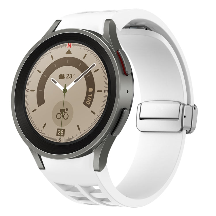Richard Magnetisches faltbares silbernes Schnallen-Silikon-Uhrenarmband, für Sansung Galaxy Watch 5 Pro 45mm, für Samsung Galaxy Watch 7 40 / 44mm, für Samsung Galaxy Watch 6 Classic 43 / 47mm
